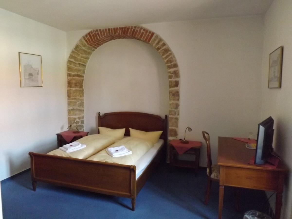 Hotel "Zur Sonne" Querfurt ภายนอก รูปภาพ