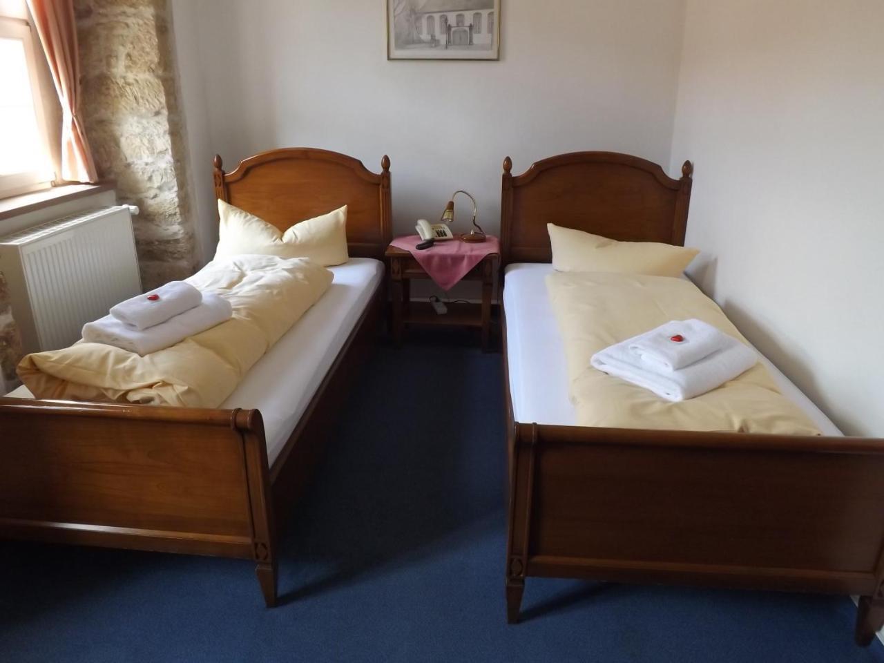 Hotel "Zur Sonne" Querfurt ภายนอก รูปภาพ
