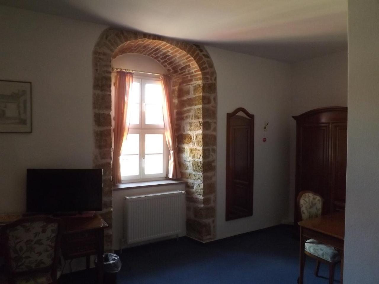 Hotel "Zur Sonne" Querfurt ภายนอก รูปภาพ